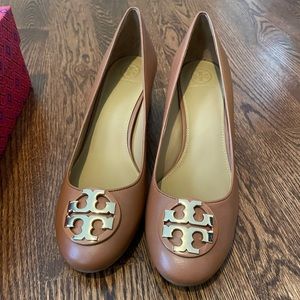 Tory Burch Claire 50MM Pump/Calf Leather - new in box size 9.5